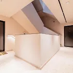 Zwirn Centre Apt, 2 Parking Space, Business&pleasure Апартаменти