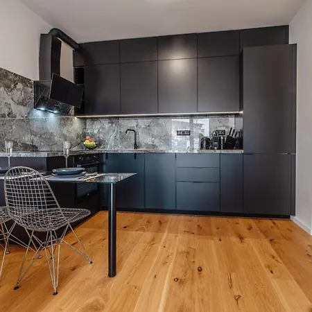 Zwirn Centre Apt, 2 Parking Space, Business&pleasure Appartement