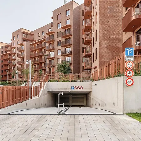 Zwirn Centre Apt, 2 Parking Space, Business&pleasure * 布拉迪斯拉发