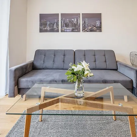Zwirn Centre Apt, 2 Parking Space, Business&pleasure 布拉迪斯拉发