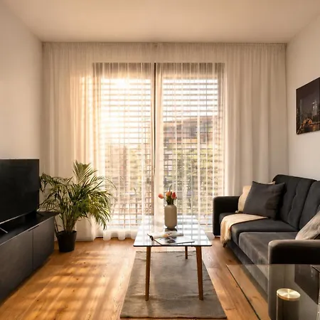 Zwirn Centre Apt, 2 Parking Space, Business&pleasure * 布拉迪斯拉发