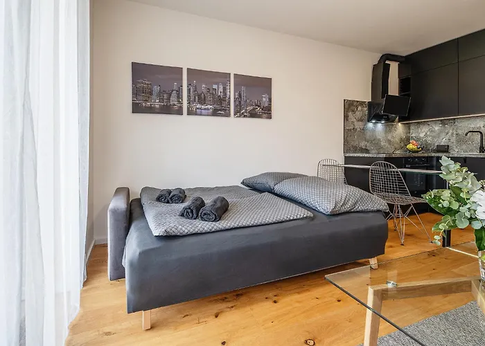 Zwirn Centre Apt, 2 Parking Space, Business&pleasure * ブラチスラヴァ