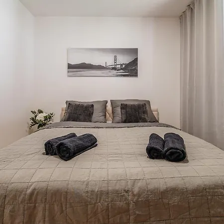 アパート Zwirn City Centre Apt, 2 Parking Space, Business&Pleasure ブラチスラヴァ
